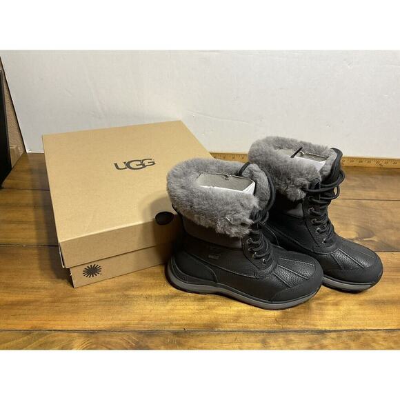 UGG Women’s Adirondack III, Black Winter Boots, Size 6 NIB - Picture 1 of 13